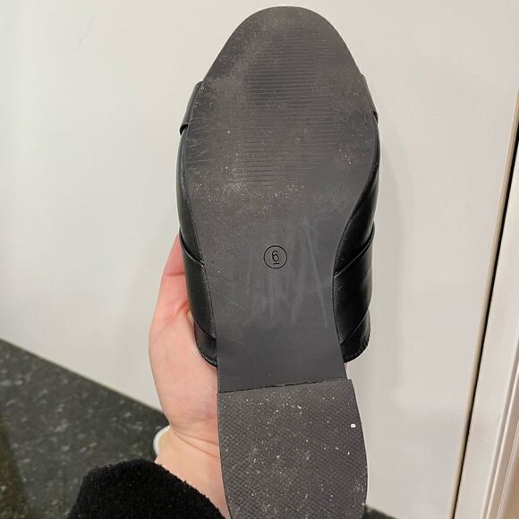 Lily Morgan Black Loafer with Buckle And Criss Crossed Straps On Top Size 6 W - Picture 6 of 7